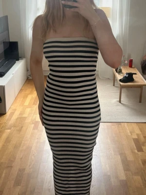 klänning  - från Bershka, använd men fortfarande i fint skick
