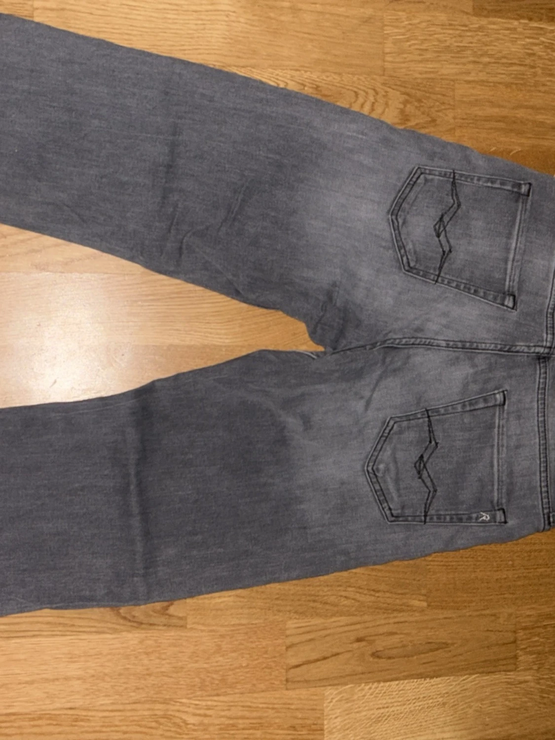 Grå raka jeans - 1