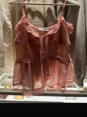 Rosa volang topp  - rosa volang topp från DesignByAmor!! köpt för 250