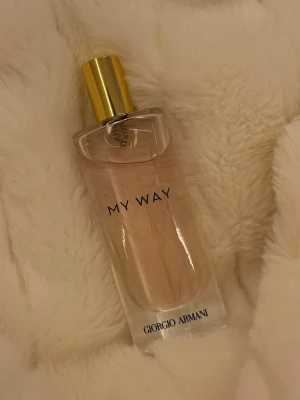 Giorgio Armani My Way 15ml - • Giorgio Armani My Way Parfym • 15ml • Nypris - 330kr • Pris kan diskuteras via DM