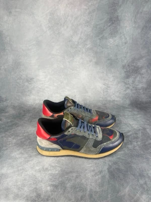 Valentino Rockrunner  - Skick: 6,5/10. | Ingår: endast skorna. | Nypris: +- 7000 SEK.