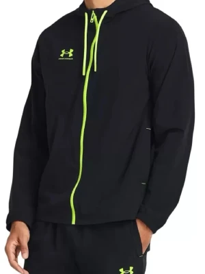 Söker denna Svart hoodie från Under Armour - Sho söker denna tröjan från under armour i storlek S .