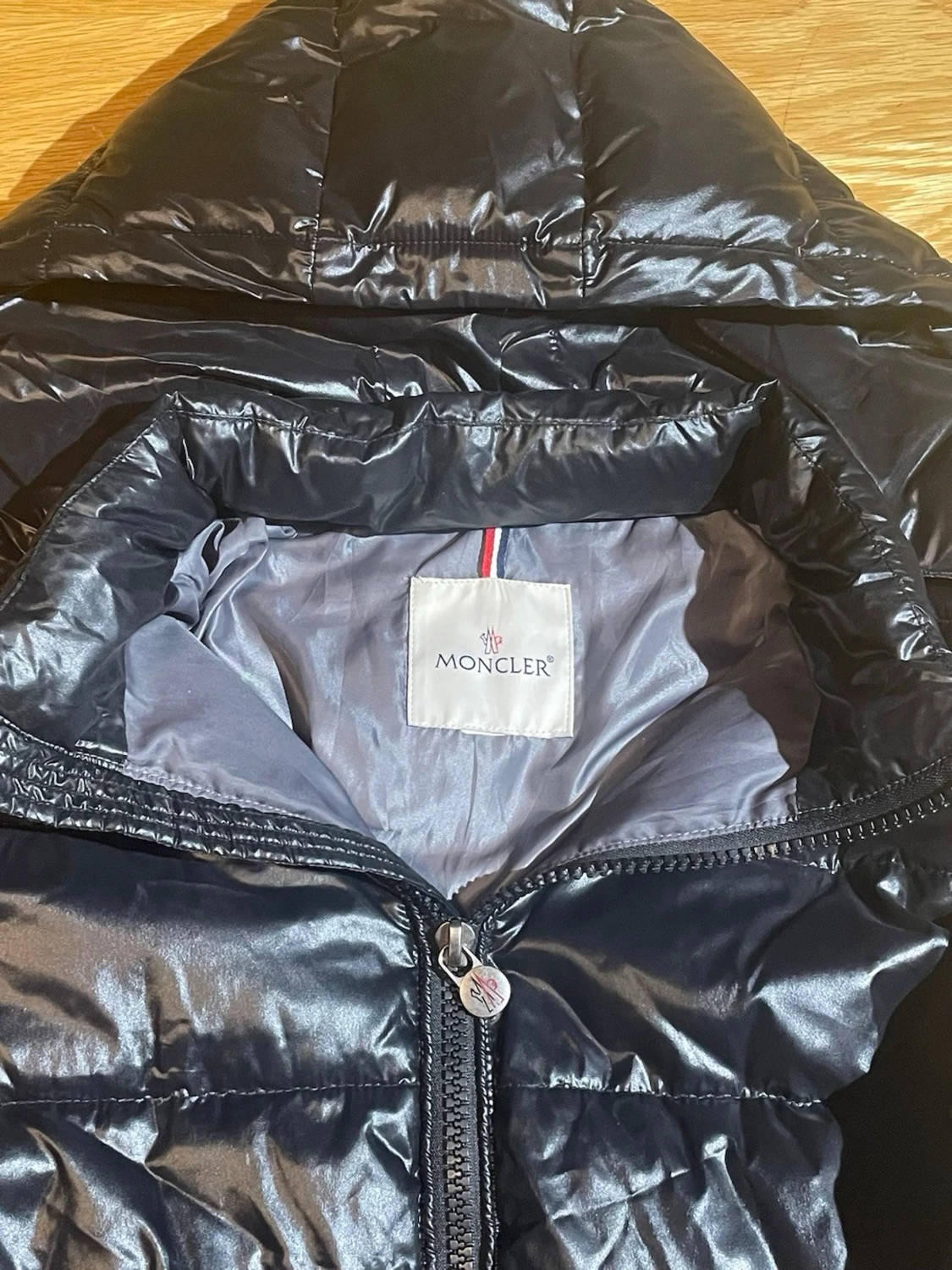 Svart dunjacka från Moncler - 2