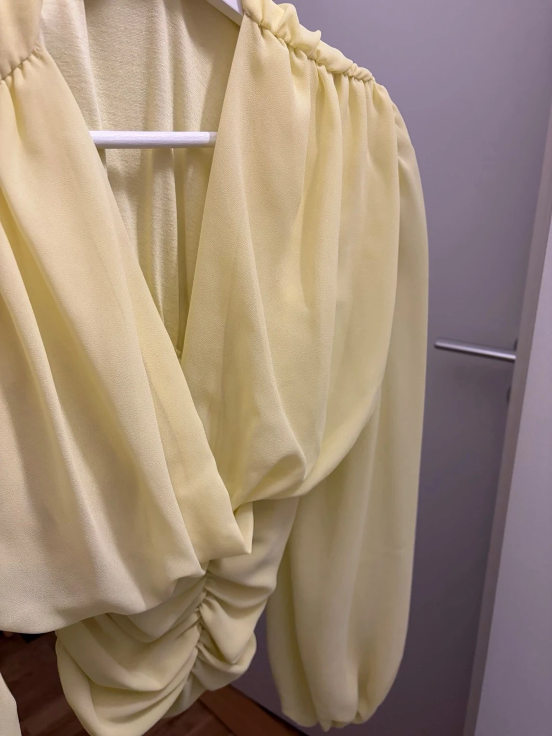 Gul blus från Parisian - 2