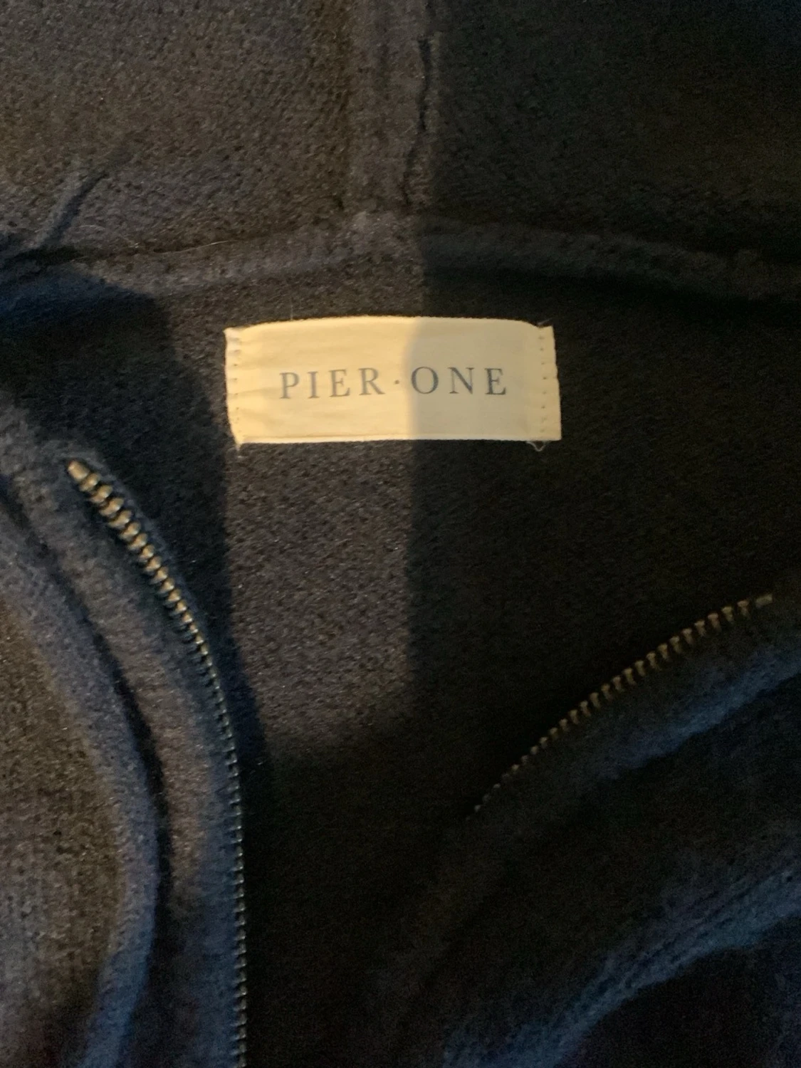 Mörkblå hoodie från Pier One - 1