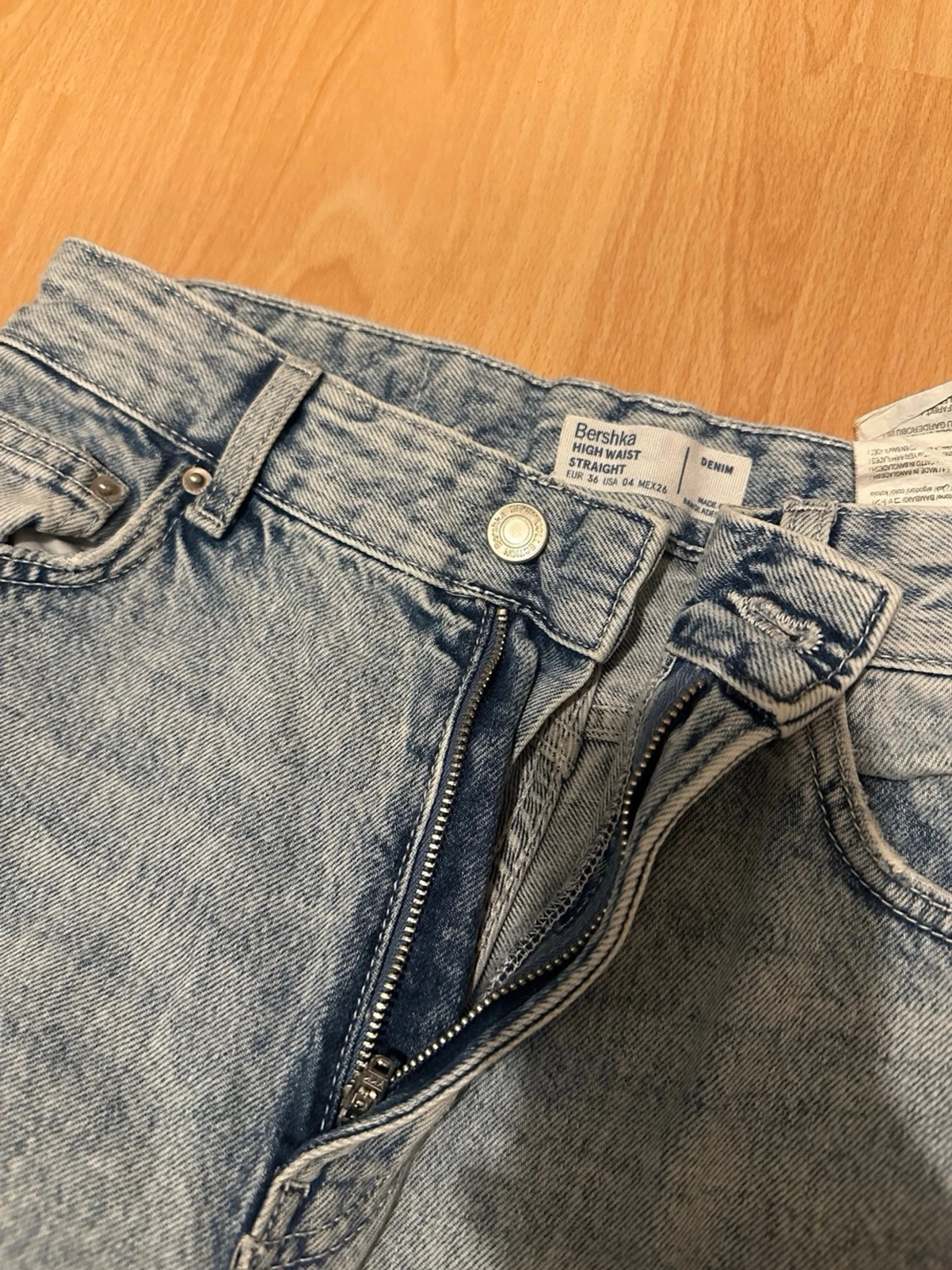 Straight leg jeans - 1