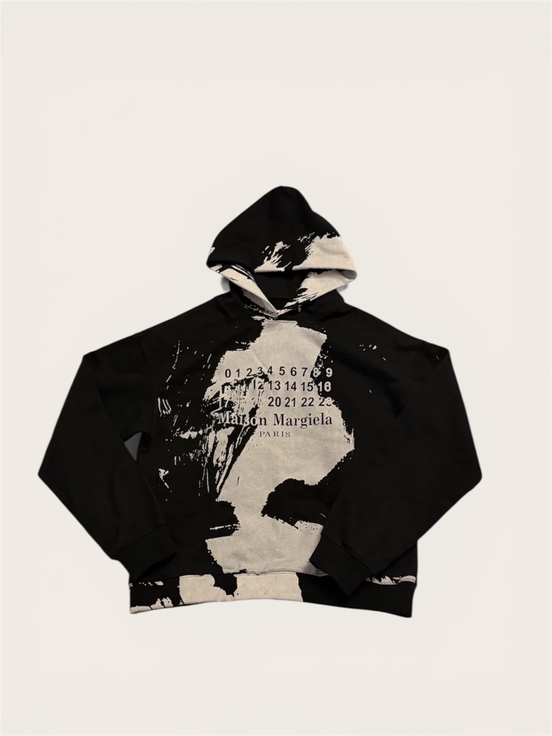 Maison Margiela svart hoodie med tryck