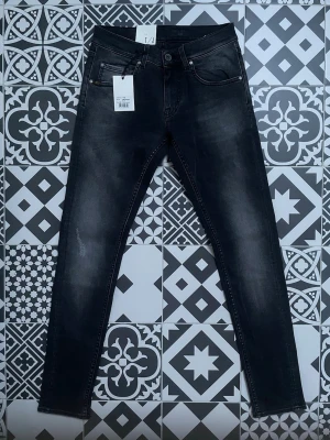 tiger of sweden jeans nya - Feta tiger of sweden i modellen slim med snygg wash helt nya. Inga defekter och det är bara att skriva vid frågor eller mer bilder mvh