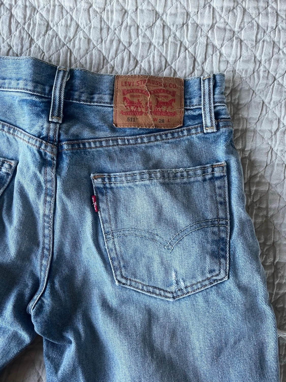 Levi's ljusblå jeansshorts med fransar - 1