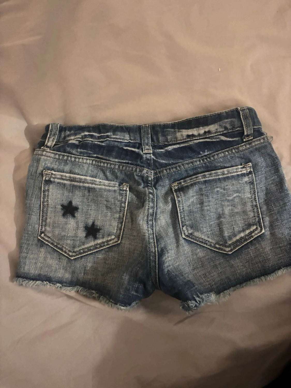 Blå jeansshorts med stjärnor från Lindex - 2