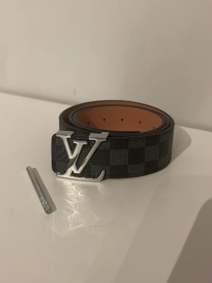 L& V bälte  - Helt ny L& V bälte aldrig använt 