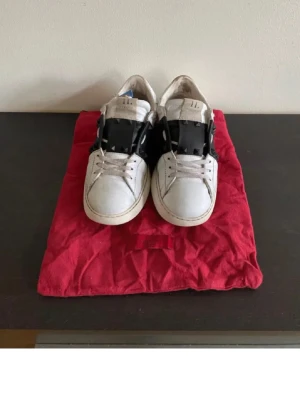 Valentino skor - Bra skick❤️❤️pris kan diskuteras !