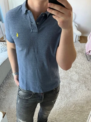 Ralph Lauren piké  - Ralph Lauren | Mycket bra skick | Size - M | Pris 449 | Hör av dig vid minsta fråga eller fundering📩