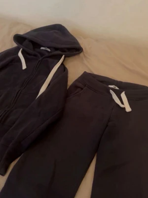 Russemerch set - Russemerch navy set i storlek XS. Har används ett fåtal gånger. Kan diskutera pris.