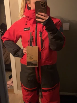 Tobe skoteroverall - Helt ny Tobe skoteroverall i storlek s. Prislappar kvar. 