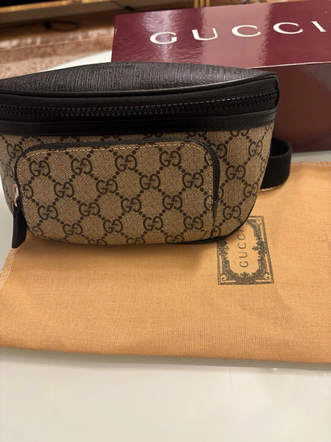 Gucci beige magväska med monogram - 2
