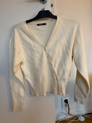 Fin vit tröja från Gina🤍 - Fin vit tröja från Gina, storlek S