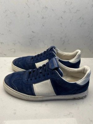 Valentino Flycrew 🔹 - Sjukt snygga Valentino Flycrews! Äkta, storlek 43. Skriv vid frågor! 