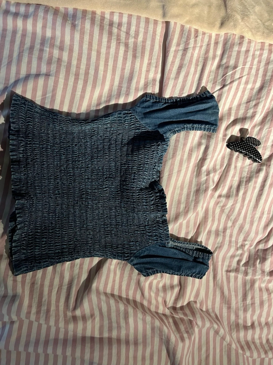 Blå smockad croppad topp - 3