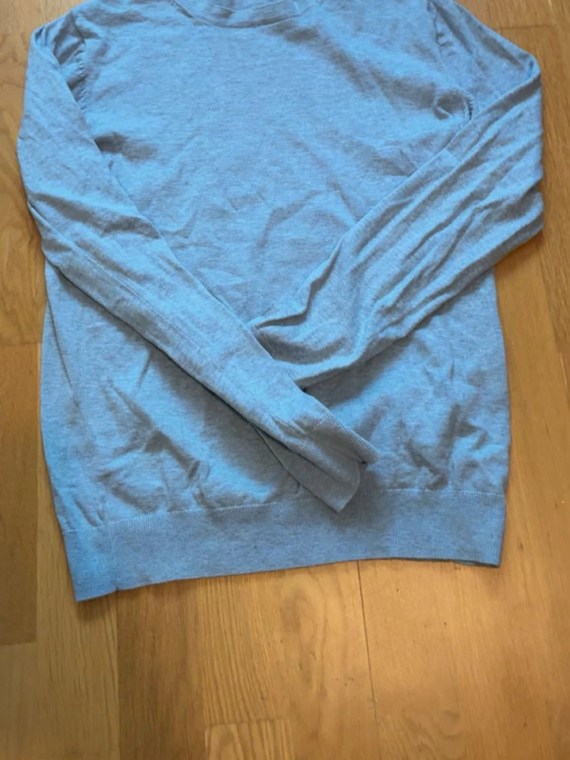 Ljusblå basic tröja