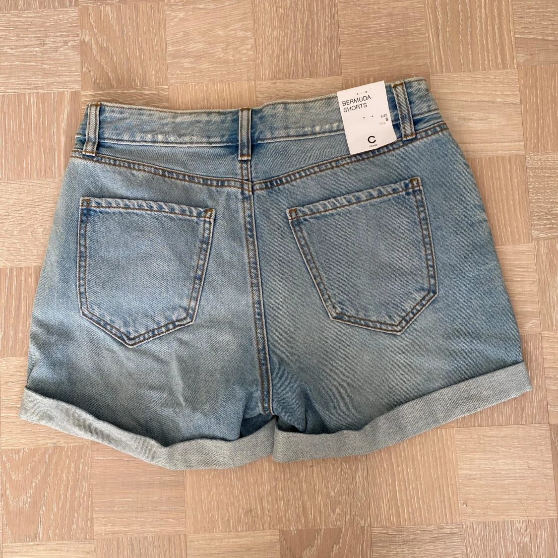 Ljusblå jeansshorts från Cubus - 1