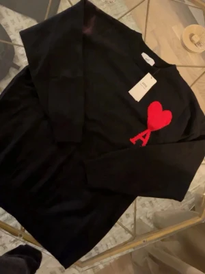 Ami paris tröja - Storlek M, helt oanvänd, nyskick.