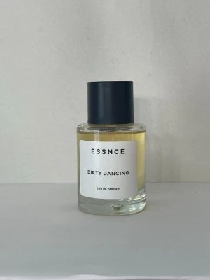 ESSNCE Dirty Dancing  - ESSNCE Dirty Dancing Eau de Parfum se bilder för noter och mängd i flaskan. 