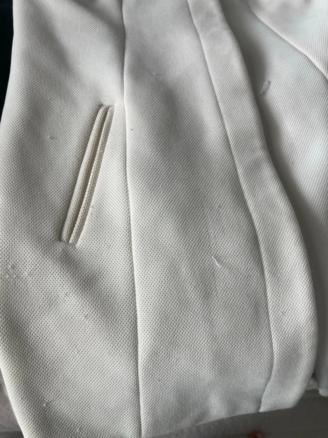 Vit kappa från Jacqueline de Yong - 3