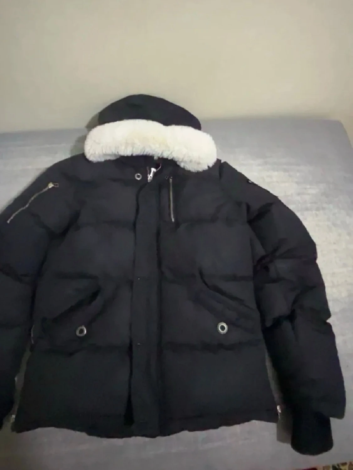 Svart dunjacka från Moose Knuckles