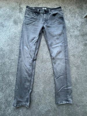 Jeans Pepe Jeans - Säljer dessa Pepe Jeans jeans då de inte passar längre | jeansen är slim fit och storleken W30 L32