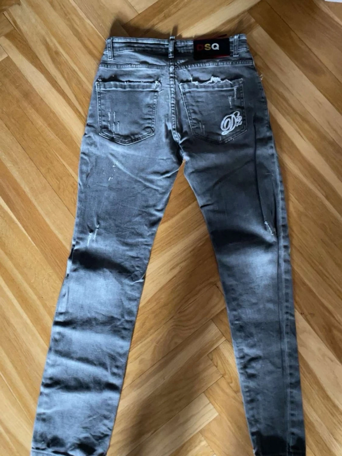 Grå slitna jeans från DSQ - 1