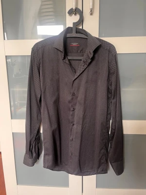 Eterna skjorta - Eterna, modern fit 38/15. Perfekt skick