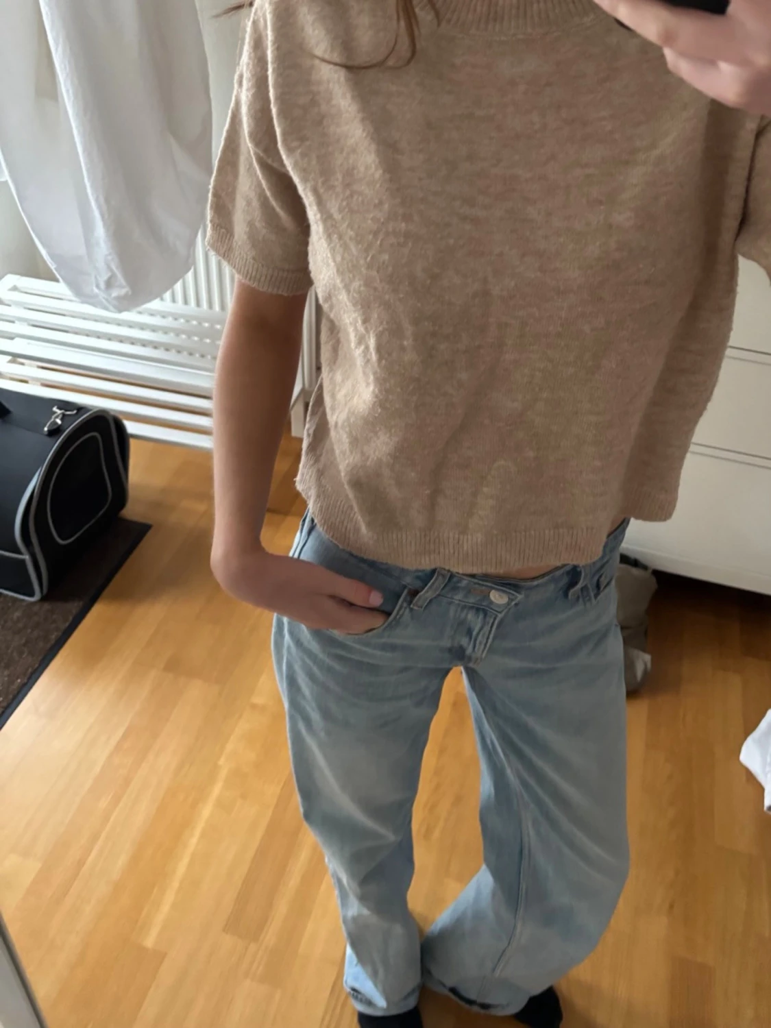 Beige stickad kortärmad tröja - 1