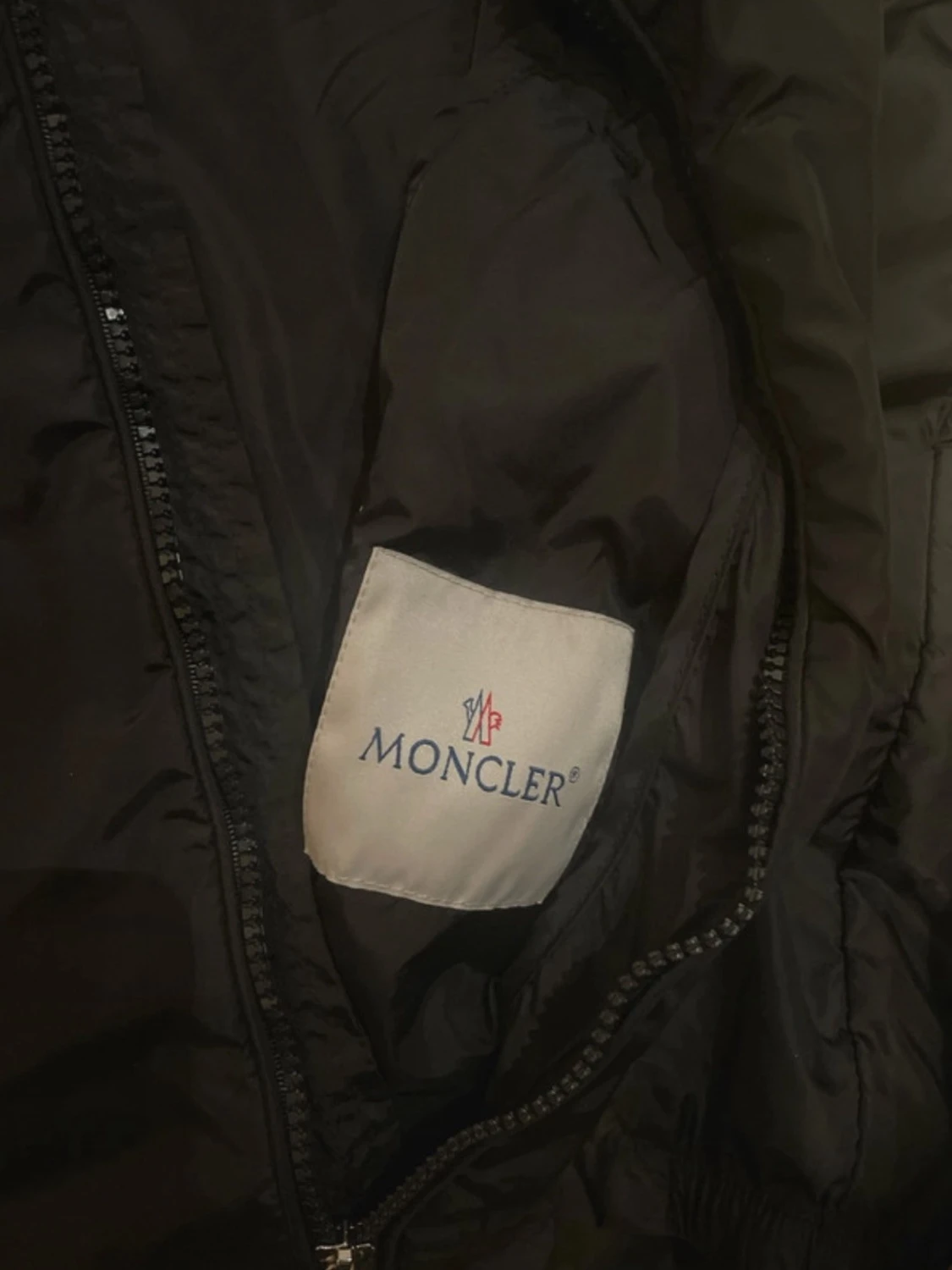 Svart Moncler vindjacka med huva - 2