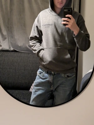 Essential tröja - Essential tröja helt ny använd bara på bilden size s mörk grå