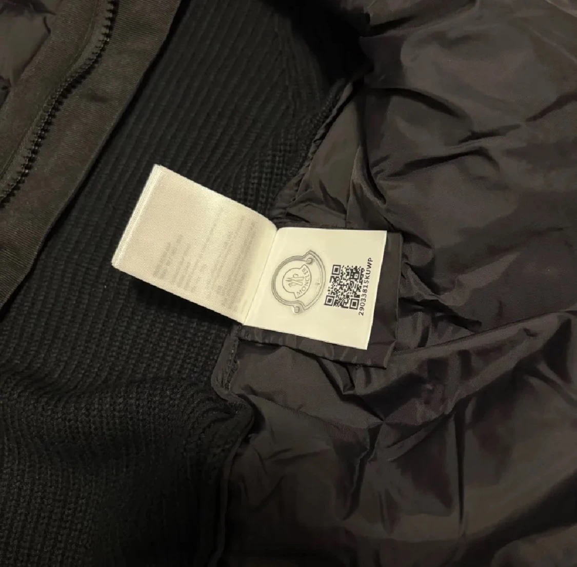 Svart Moncler pufferjacka med huva - 4