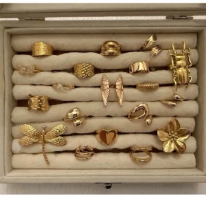  3 för 2 på alla ringar  - ( Priset gäller för de 3 sista bilder).                   Priserna varierar mellan 89- 139kr‼️