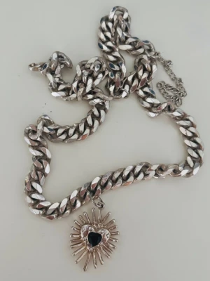 Halsband  - Snyggt köpte för 900kr