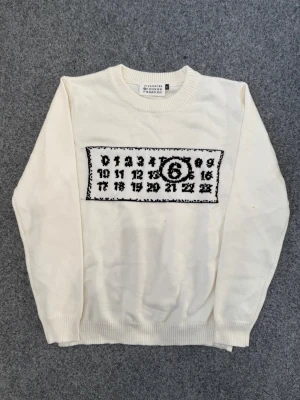 Maison Margiela white knit sweater - Size M, true to size. Very soft and comfy. Unisex