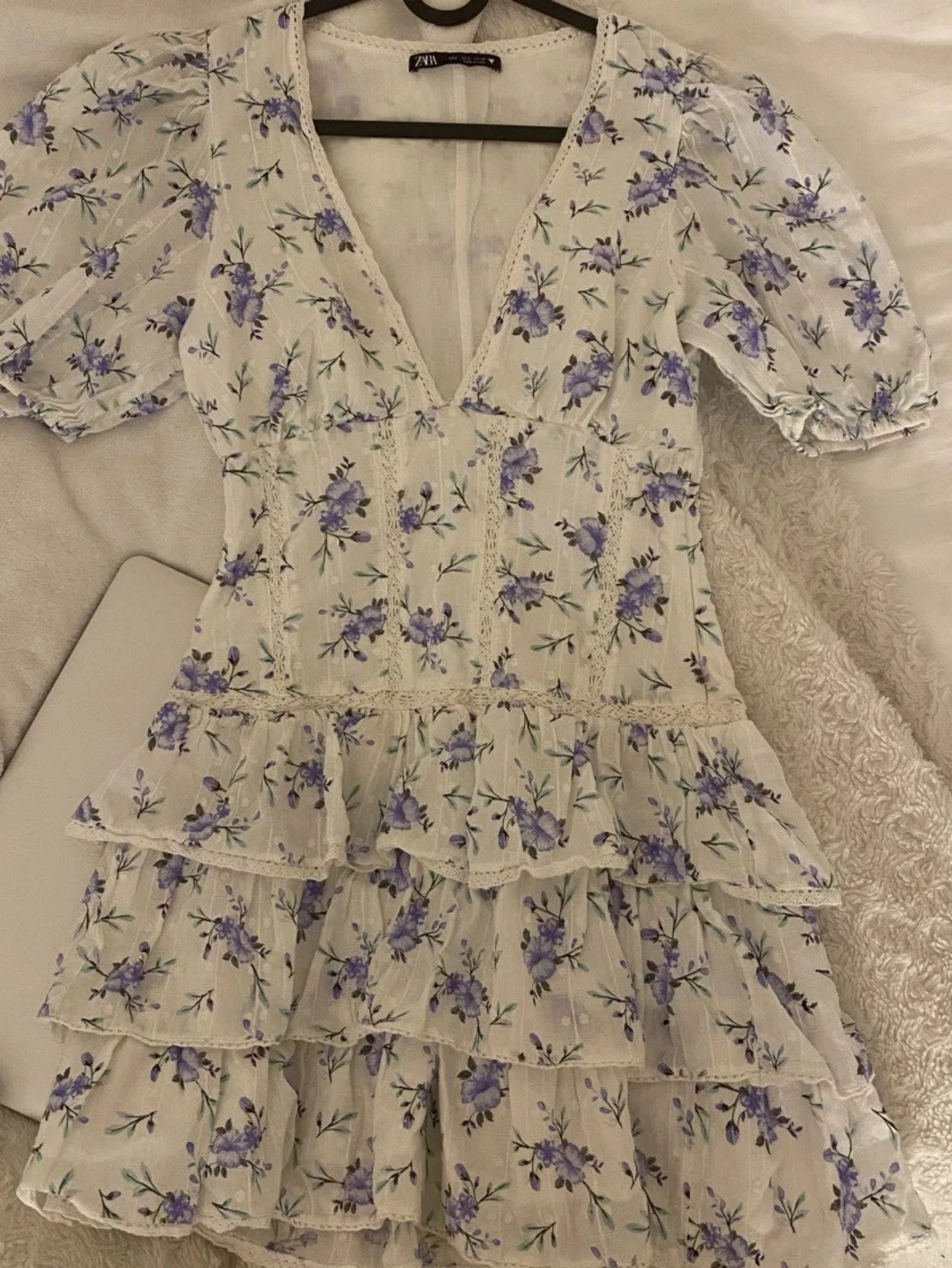 Viral Blommig volangklänning med puffärm Zara viral  - 2