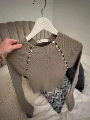 Ribbad tröja - Snygg och eftertraktad tröja från Zara🥹❣️❣️
