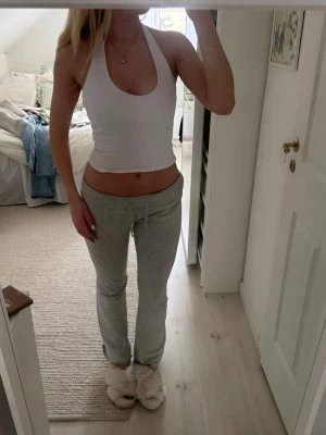 Vitt linne Zara - Så fint linne från Zara! Halterneck och ribbat❤️