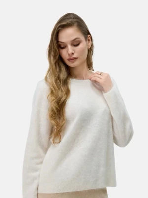 Vit brushed kashmir tröja  - Säljer nu en vit borstad kashmir tröja från singular society i storlek S dam. Tröjan är använd bara några fåtal gånger, i mycket bra skick!