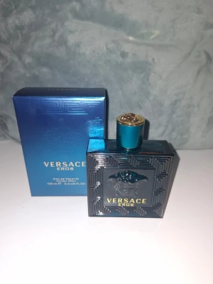 Versace eros eau de toilette  - Söker byten på min versace eros. Eller kom med bud den e ca 90-95ml kvar utav 100ml