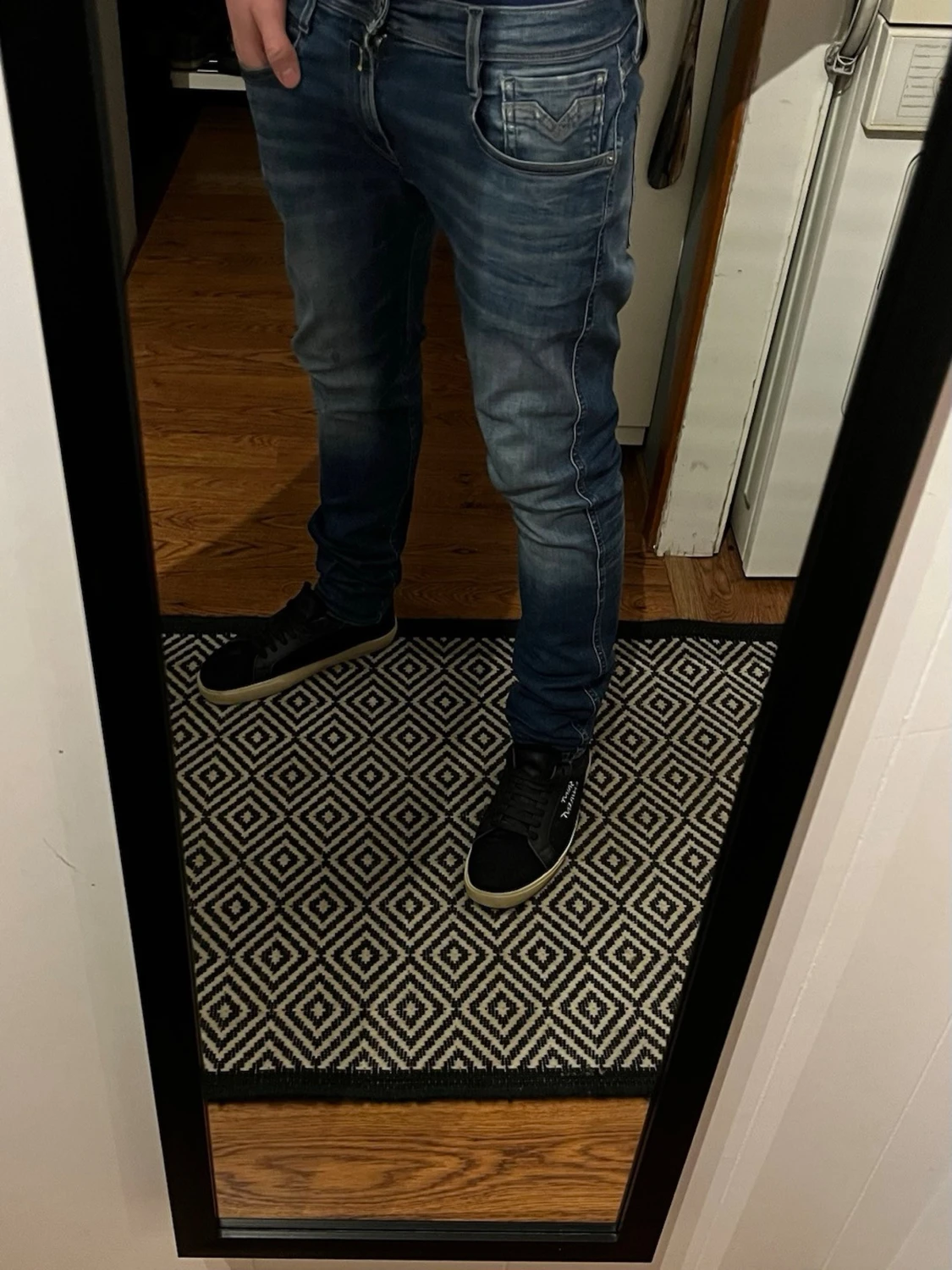 Blå slim fit jeans med tvättade detaljer - 3