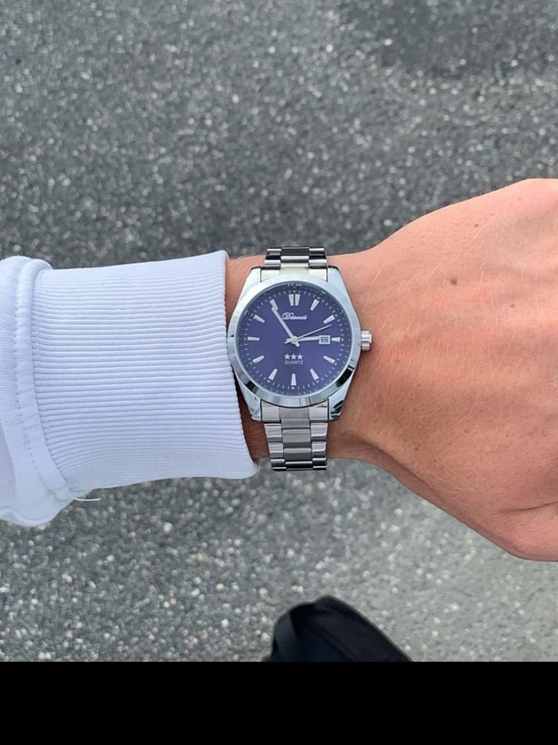 Silverfärgad Doventi klocka med blå urtavla - 1