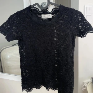 Spetstopp Rosemunde - Jättesöt spetstopp från Rosemunde❤️‍🔥 har tyvärr ingen bild hur den ser ut på då den är för liten för mig. Har för mig att nypris var runt 5/600💕(återpublicerad pga avhopp)