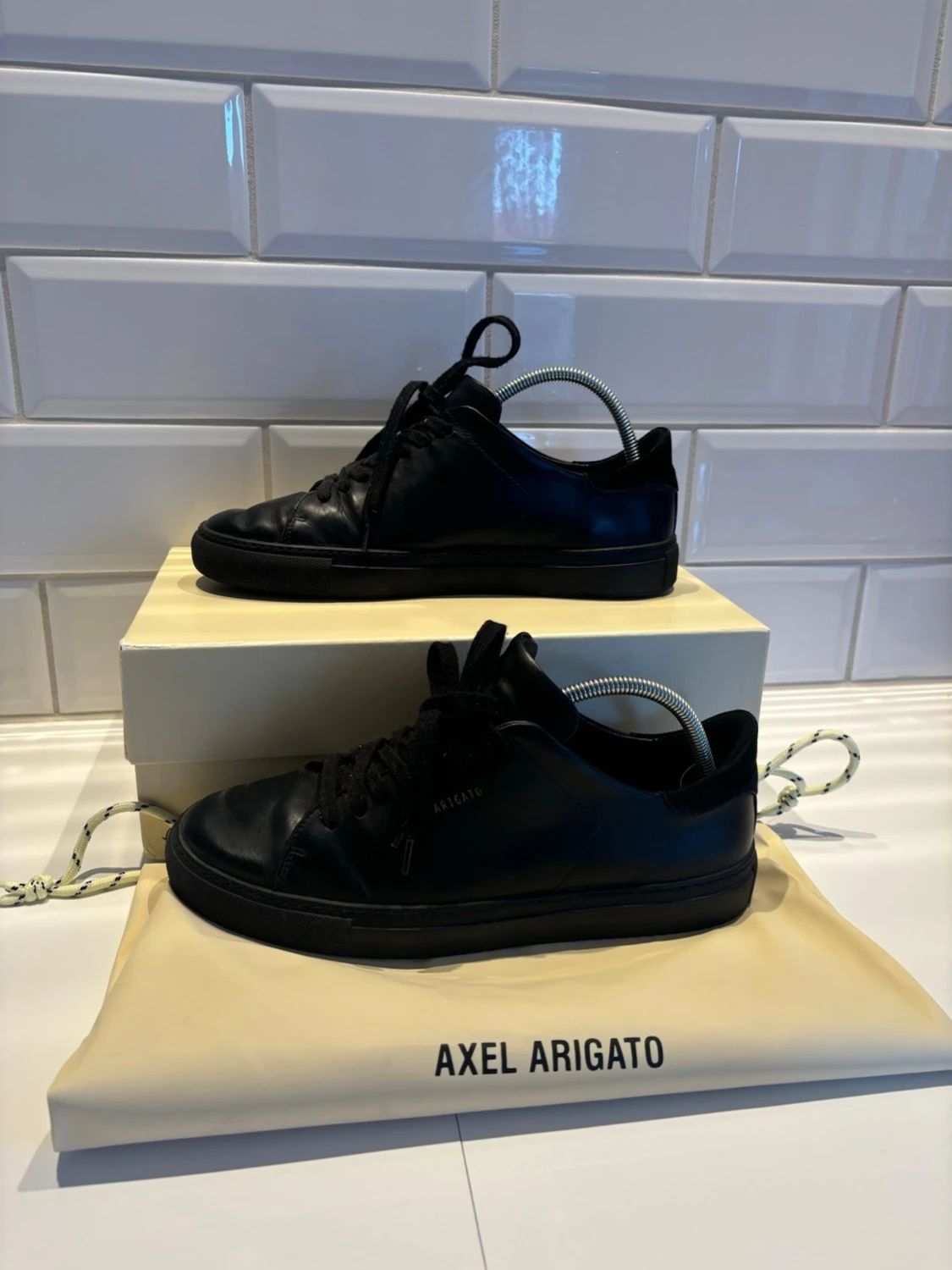 Arigto Sneakers