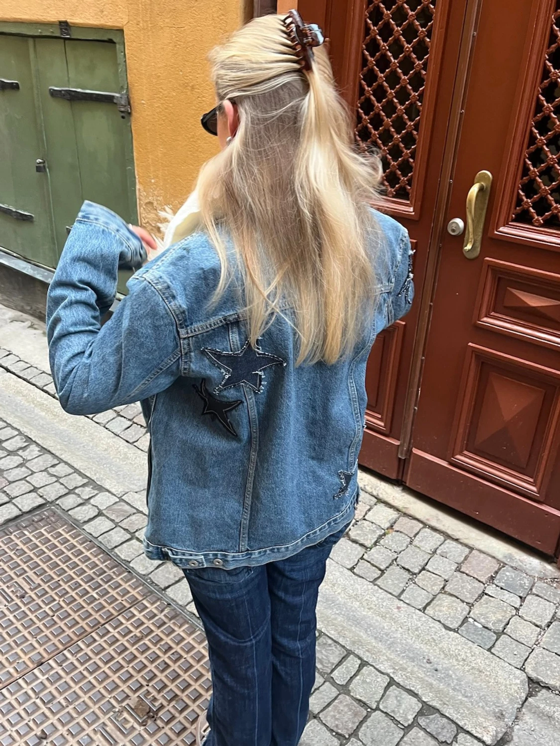 Jeansjacka med stjärnpatchar - 3