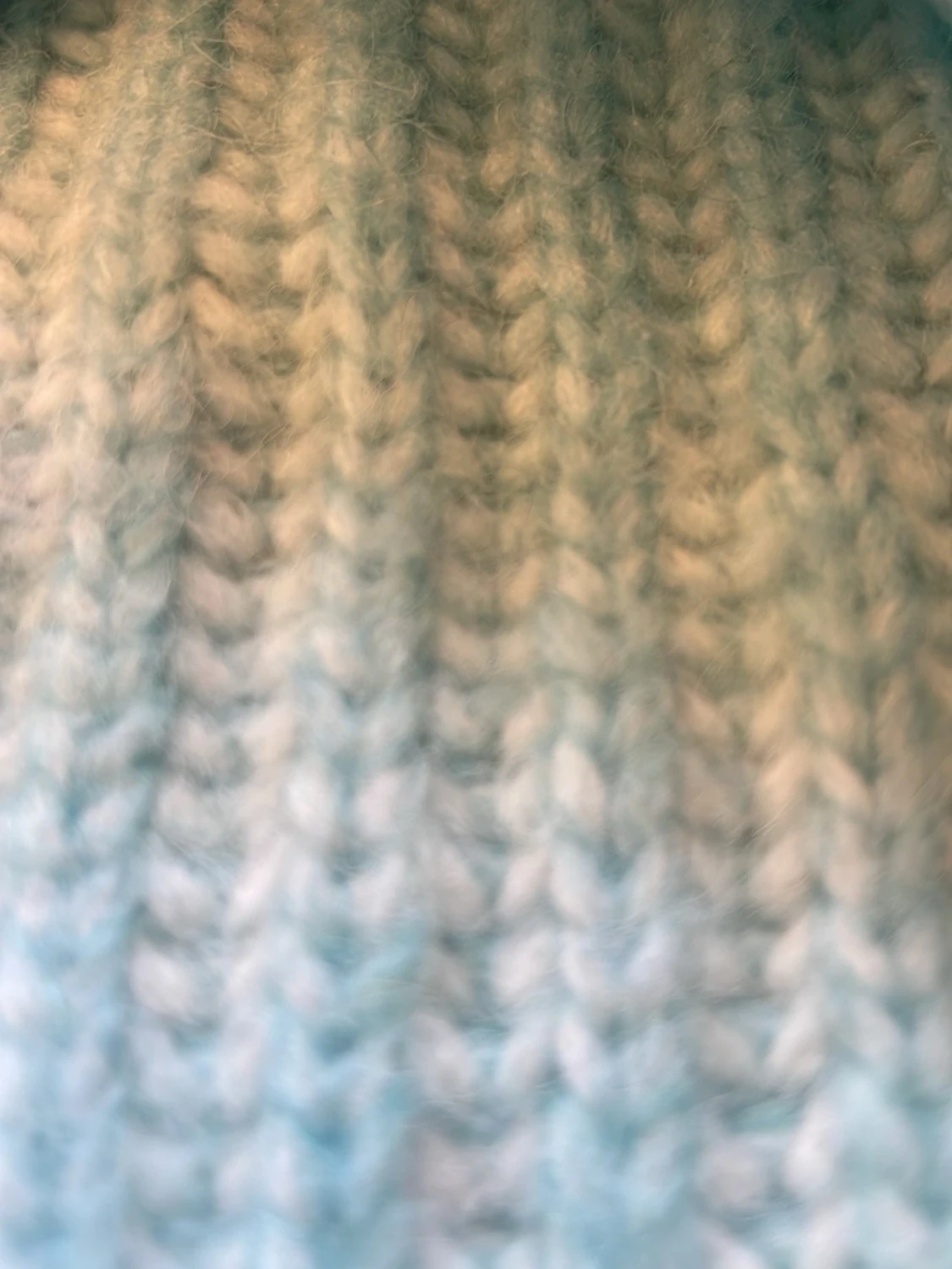 Ljusblå stickad kofta med knappar - 1